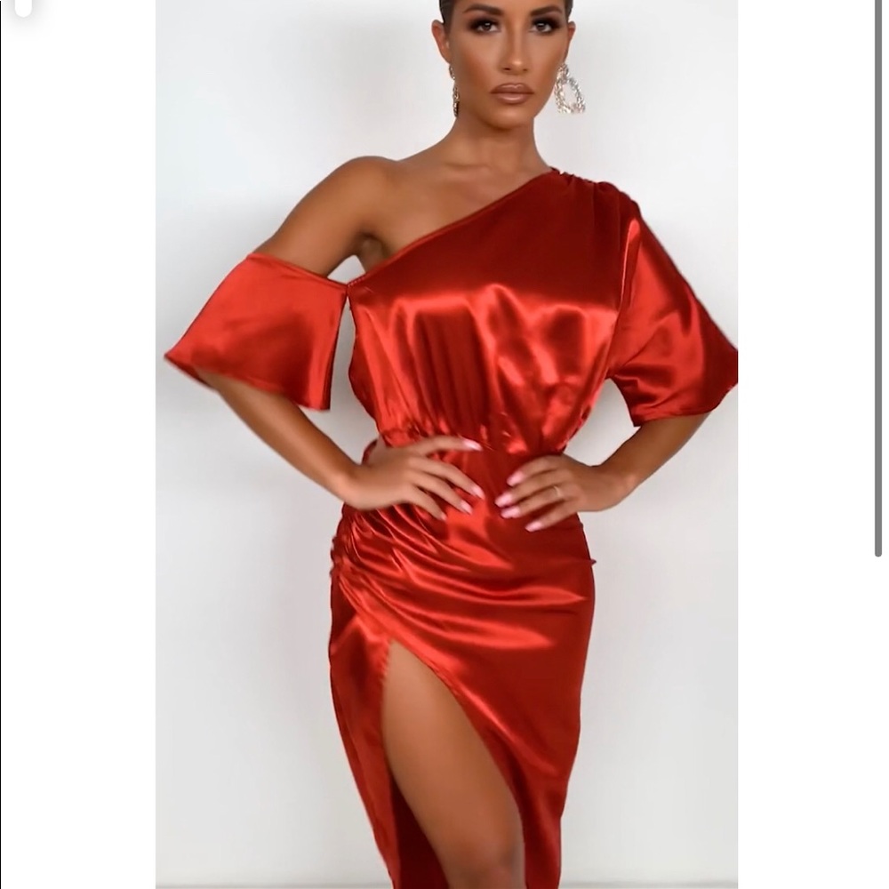 Pretty Little Thing Rust Satin MIDI Dress